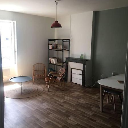 Appartement Avec Parking Proche Cathedrale Bourges Exterior photo