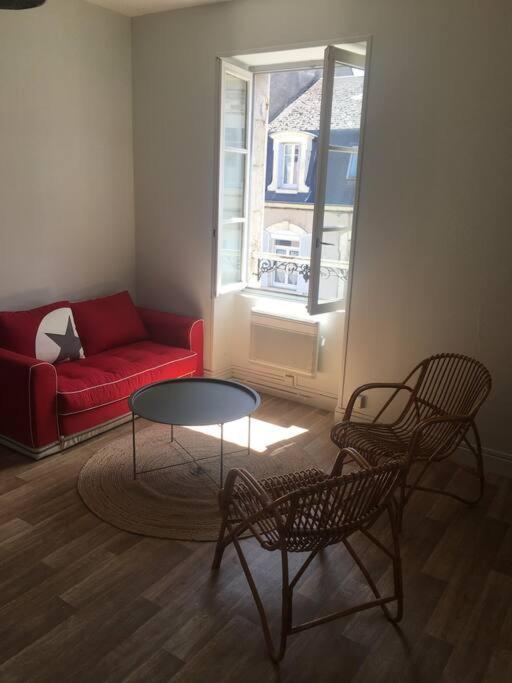 Appartement Avec Parking Proche Cathedrale Bourges Exterior photo
